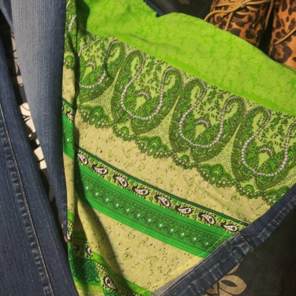 673 jeaniemade Size 10 Gap Bell-Bottoms - Picture 3 of 4